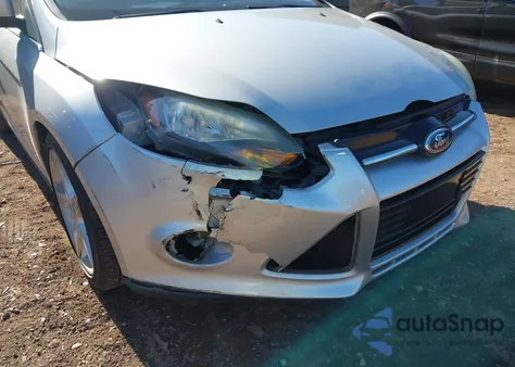 2012 Ford Focus Titanium z USA, uszkodzony, nr VIN 1FAHP3J20CL444584